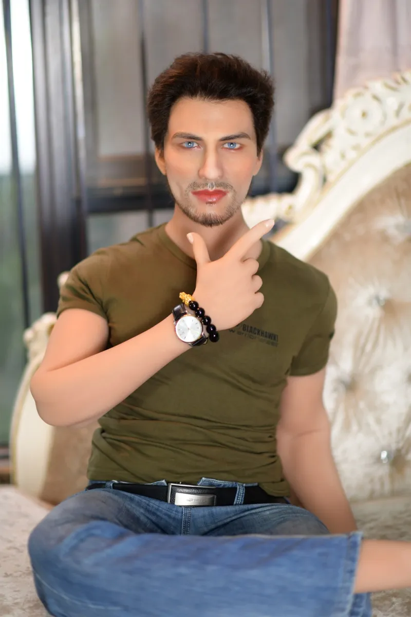 Tom 170cm Handsome Man 6YE Doll Pics Tan Skin Firm Muscles Huge Penis Male Love Doll Album