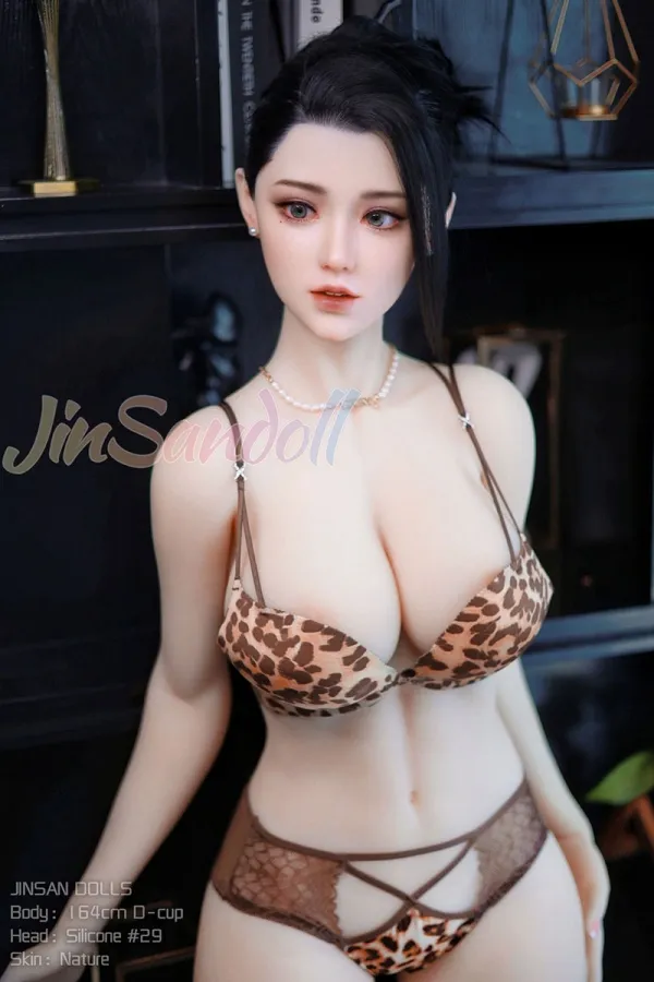 Guy Fucks 164cm D-cup Real Doll
