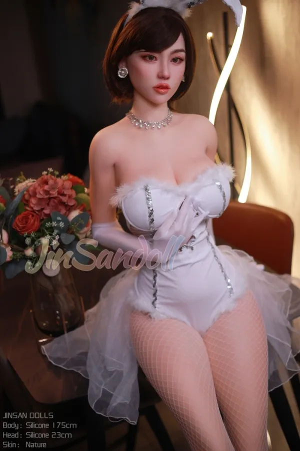 realistic female sex doll